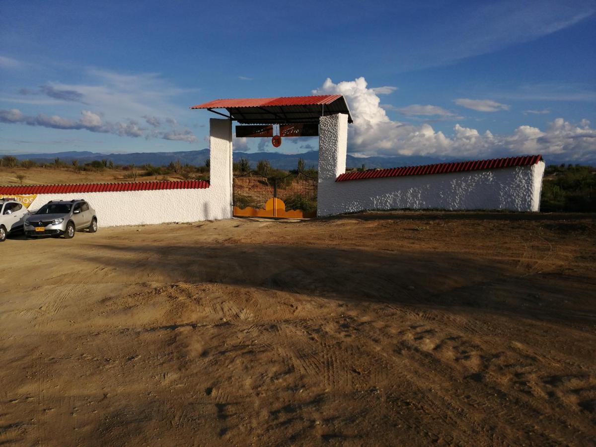 Hotel El Penon De Constantino - Tatacoa Villavieja Esterno foto